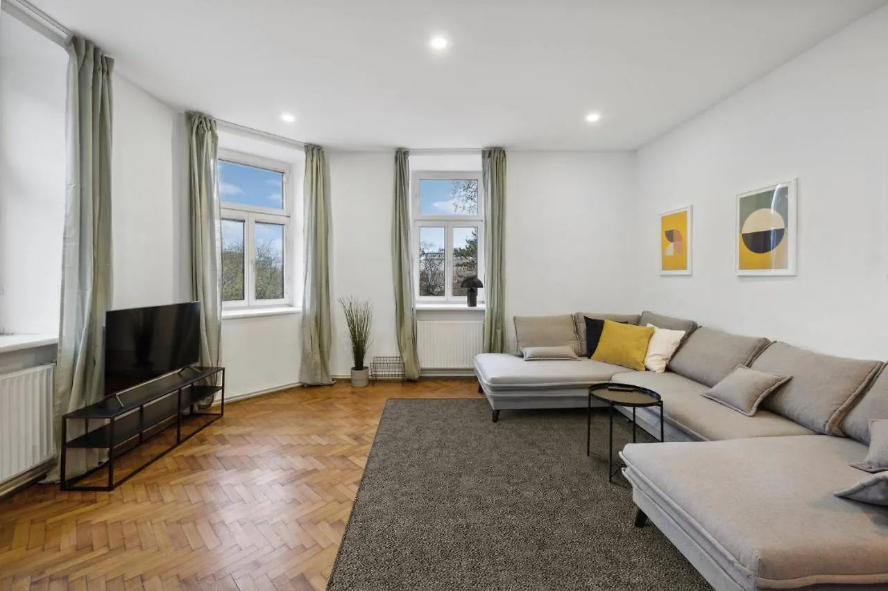 Big Spacious Central Apartment In Vienna Austria